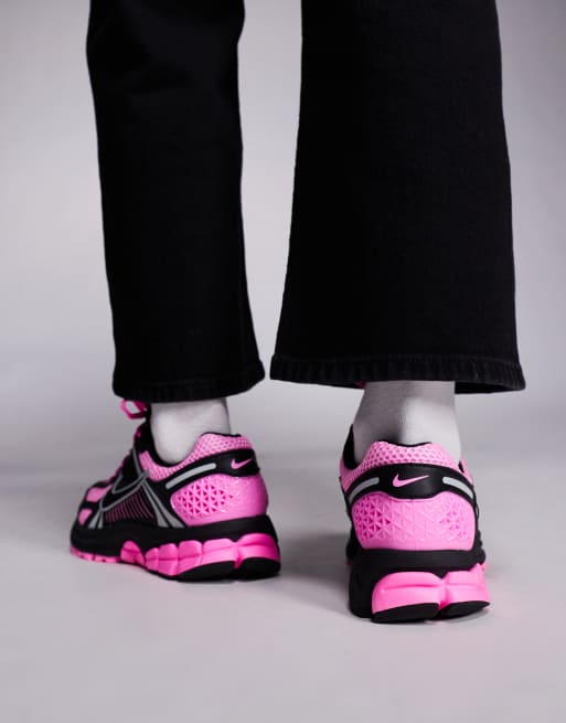 Nike Zoom Vomero 5 sneakers in black and pink, 3 of 5