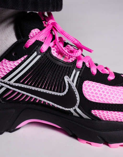 Nike Zoom Vomero 5 sneakers in black and pink, 4 of 5