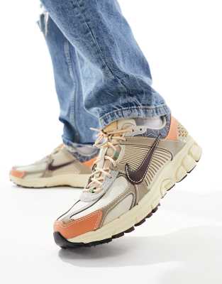 Nike Zoom Vomero 5 sneakers in brown and tan