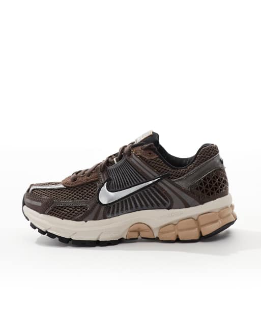 Nike Zoom Vomero 5 sneakers in brown