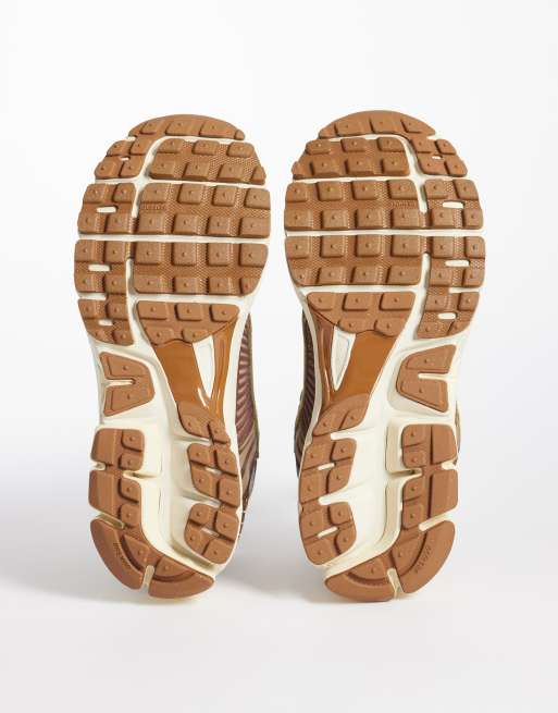 Nike Zoom Vomero 5 sneakers in brown , 5 of 5