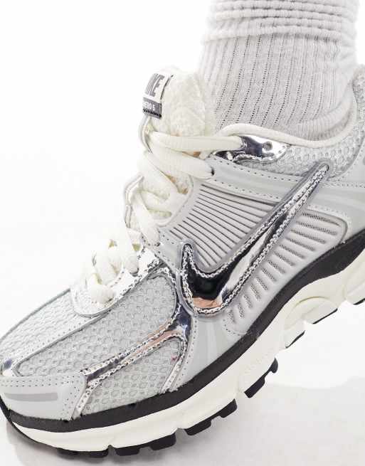 Nike Zoom Vomero 5 sneakers in gray and silver
