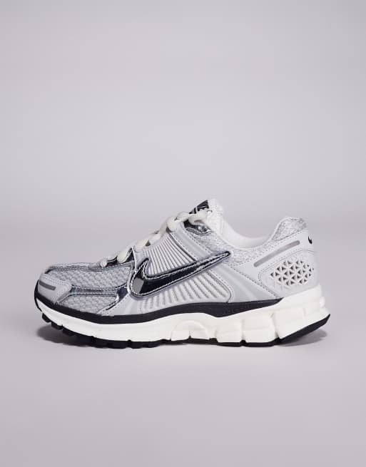 Nike Zoom Vomero 5 sneakers in gray and silver, 2 of 5