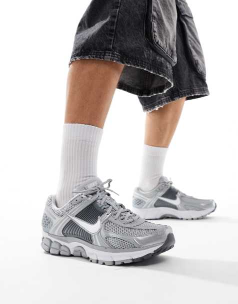 Nike Zoom Vomero 5 sneakers in gray - view 1