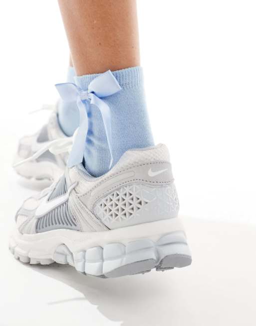 Nike Zoom Vomero 5 sneakers in light gray and white