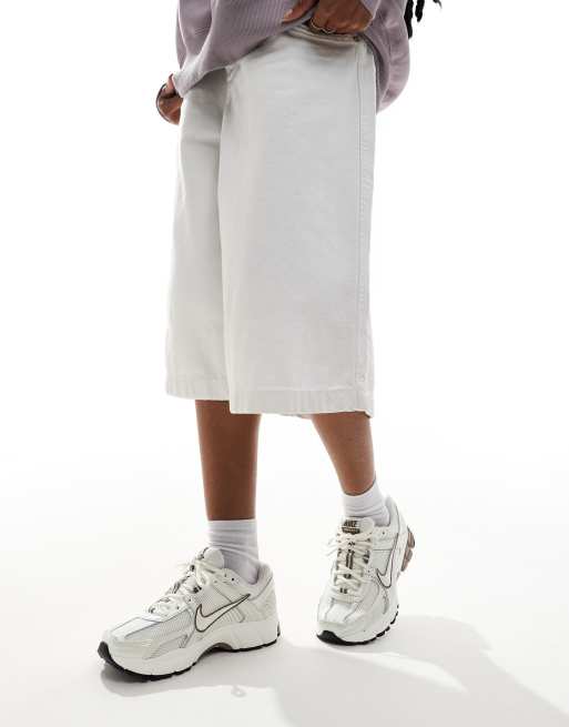 Nike Zoom Vomero 5 sneakers in off white and brown