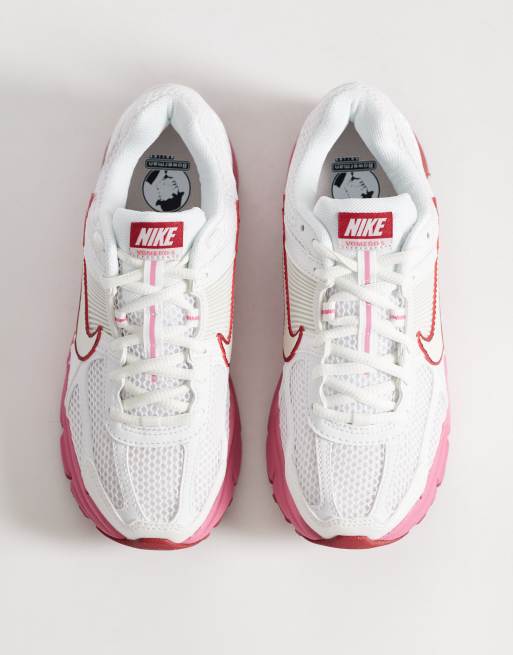 Nike Zoom Vomero 5 sneakers in pink and white , 3 of 5