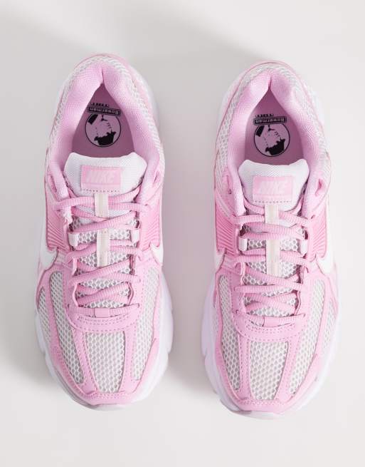 Nike Zoom Vomero 5 sneakers in pink and white , 3 of 5