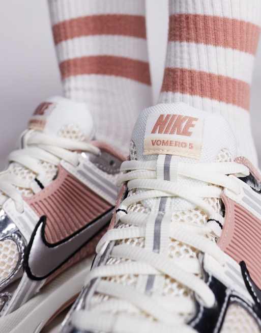 Nike Zoom Vomero 5 sneakers in pink & white