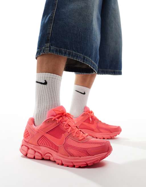 Nike Zoom Vomero 5 sneakers in pink