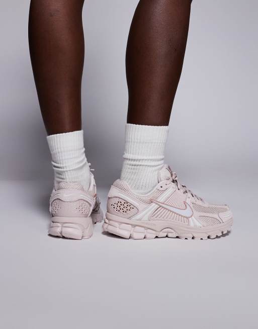Nike Zoom Vomero 5 sneakers in pink, 5 of 5