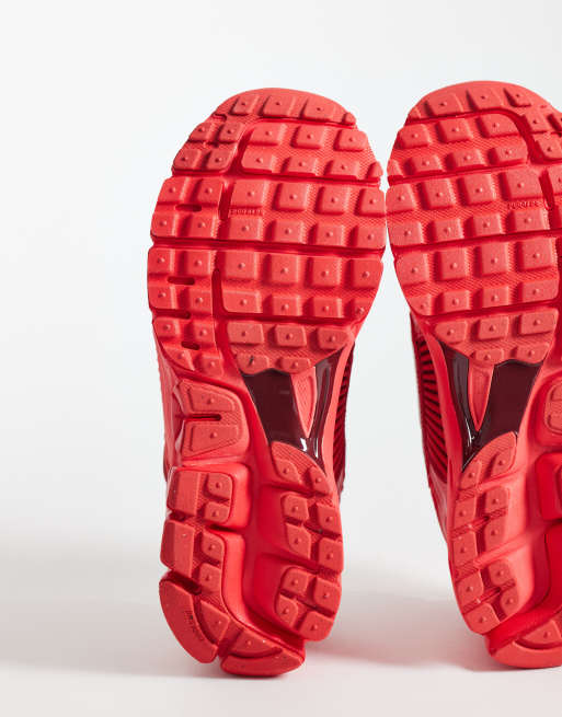 Nike Zoom Vomero 5 sneakers in red, 3 of 5