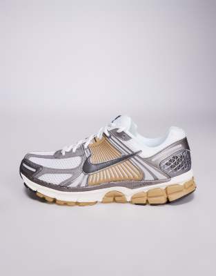 Nike Zoom Vomero 5 Sneakers In White