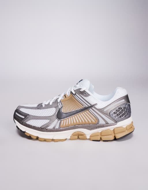 Nike Zoom Vomero 5 sneakers in white and beige