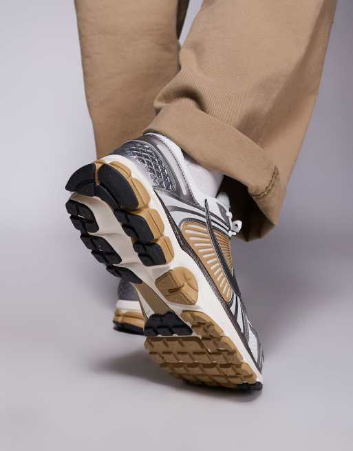Nike Zoom Vomero 5 sneakers in white and beige