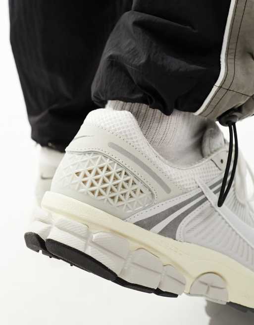 Nike Zoom Vomero 5 sneakers in white and cream