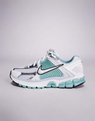 Nike Wmns Zoom Vomero 5 Sneakers In White
