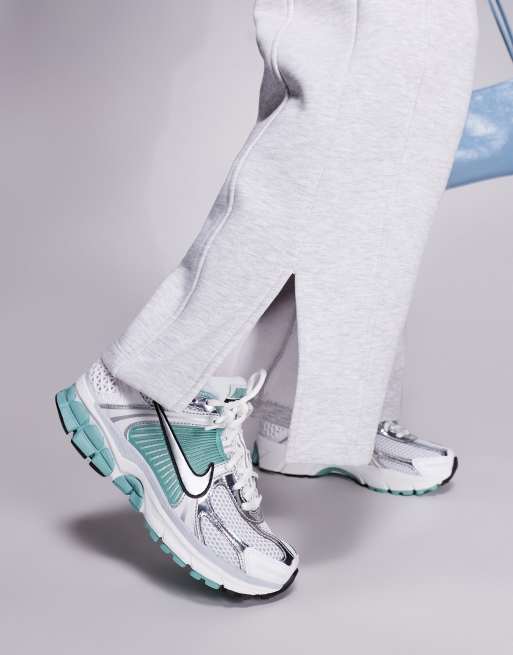 Nike Zoom Vomero 5 sneakers in white and gray
