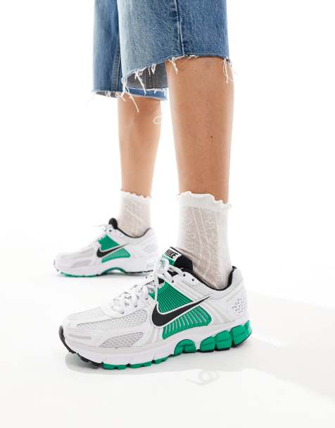 Nike Zoom Vomero 5 sneakers in white and green - view 1