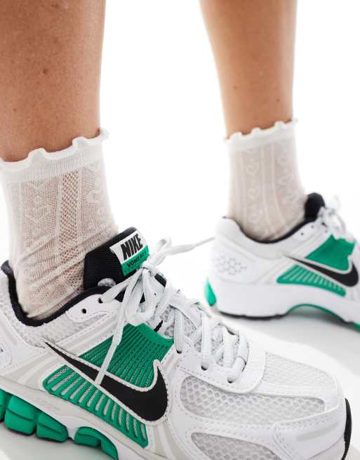 Nike Zoom Vomero 5 sneakers in white and green, 4 of 5