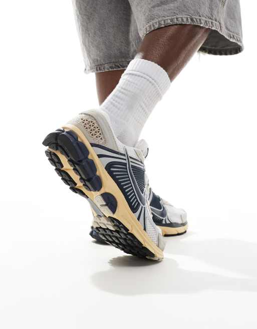 Nike Zoom Vomero 5 sneakers in white and navy, 3 of 5