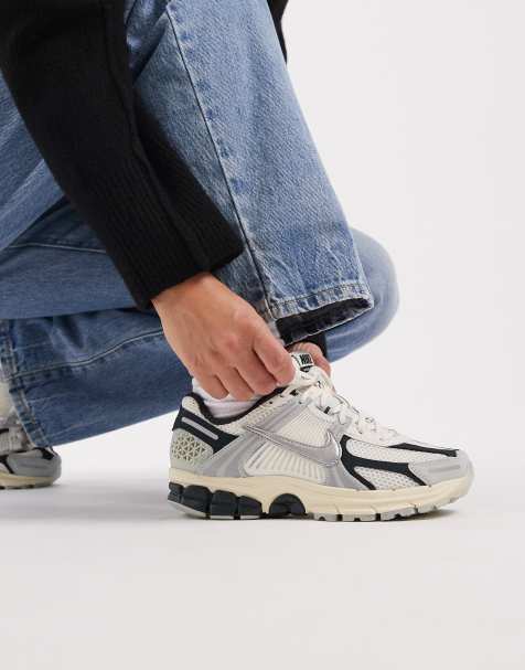 Nike Zoom Vomero 5 sneakers in white and silver - view 1