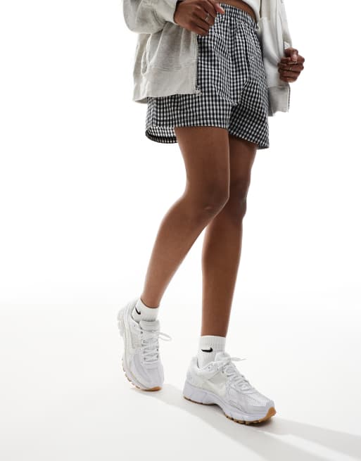 Nike Zoom Vomero 5 sneakers in white