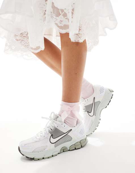 Nike - Zoom Vomero 5 - Sneakers in wit en grijs - view 1