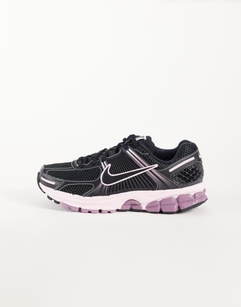 Nike Zoom Vomero 5 sneakers in zwart en roze - view 1