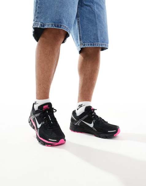 Nike Zoom Vomero 5 trainers in black and pink - view 1