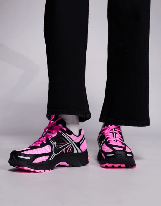 Nike Zoom Vomero 5 trainers in black and pink, 5 of 5