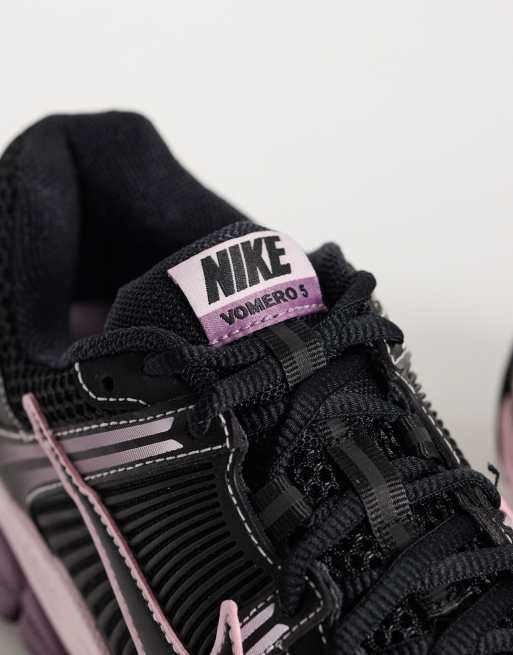 Nike Zoom Vomero 5 trainers in black & pink, 4 of 5