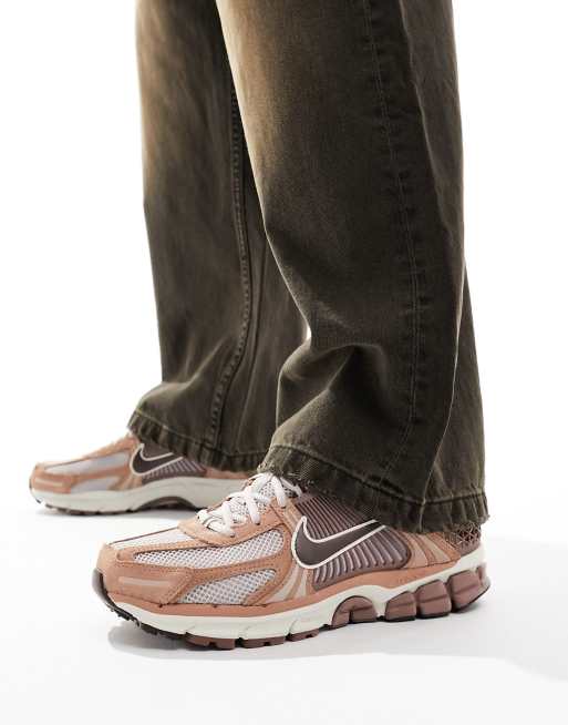 Nike Zoom Vomero 5 trainers in brown and mauve, 5 of 5