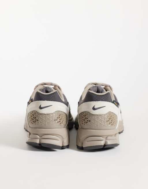 Nike Zoom Vomero 5 trainers in brown suede, 2 of 5