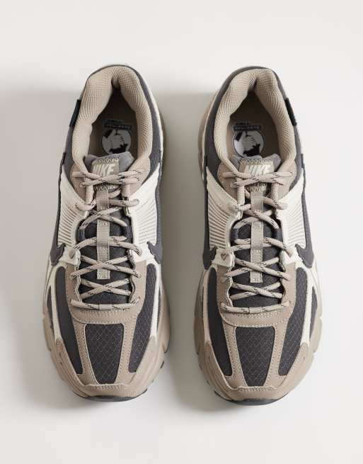 Nike Zoom Vomero 5 trainers in brown suede, 3 of 5