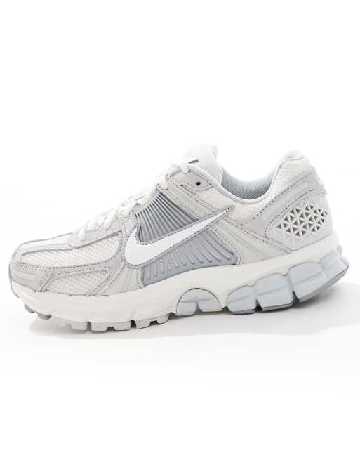 Nike Zoom Vomero 5 trainers in grey and white