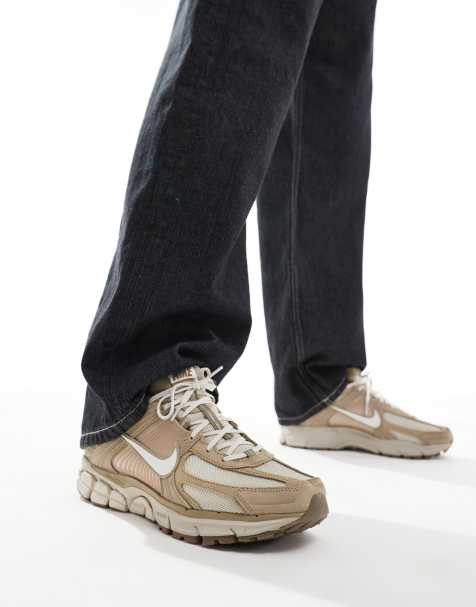 Nike Zoom Vomero 5 trainers in light brown - view 1