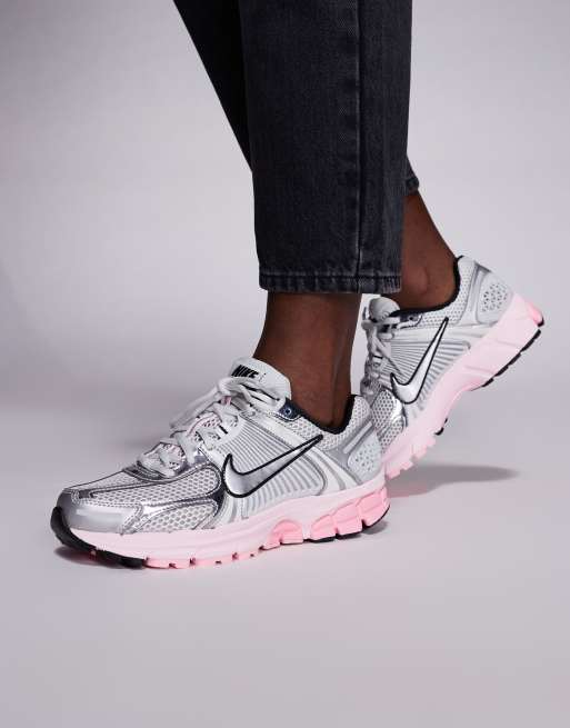 Nike Zoom Vomero 5 trainers in metallic silver and pink, 2 of 5