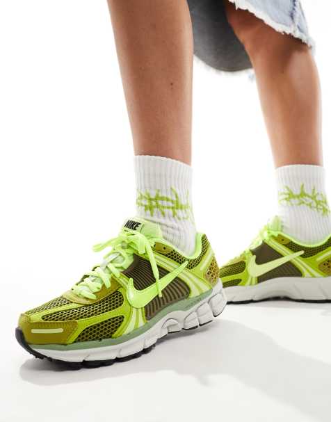 Nike Zoom Vomero 5 trainers in olive green - view 1