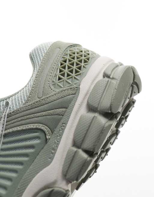 Nike Zoom Vomero 5 trainers in olive green, 4 of 5