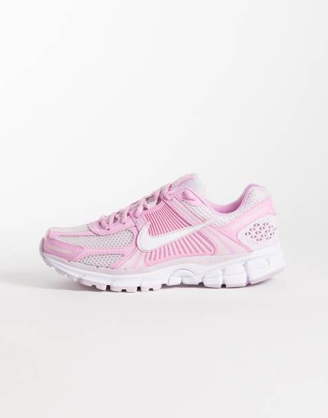 Nike Zoom Vomero 5 trainers in pink - view 1