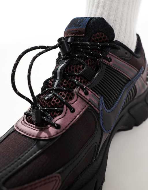 Nike - Zoom Vomero 5 - Unisex - Sneakers i mørk bordeaux, 3 af 5