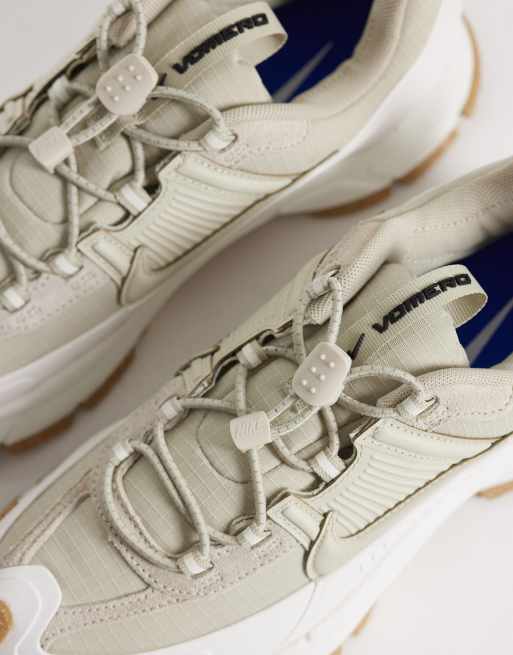 Nike Zoom Vomero Roam sneakers in sage green and white, 3 of 5