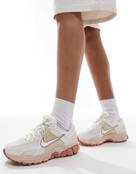 Nike - Zoom Vomero 5 - Baskets - Rose et blanc - view 1