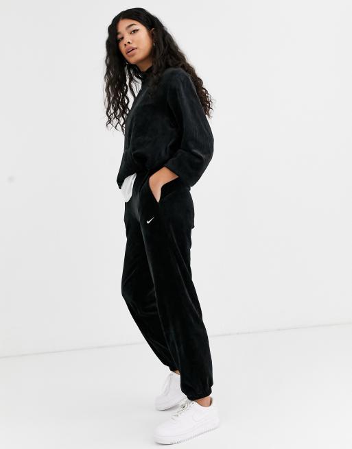 Nike - Zwarte losvallende joggingbroek