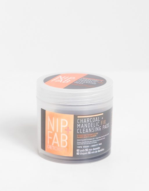 NIP+FAB - Charcoal and Mandelic Acid Fix Daily Pads - Disques nettoyants au charbon et à l'acide mandélique pour usage quotidien
