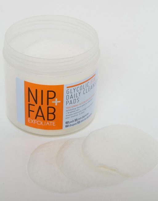 NIP+FAB – Glycolic Fix – Rengöringspads, 3 av 4