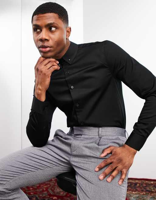 Noak - Camicia slim in rasatello nero facile da stirare con barretta sul colletto
