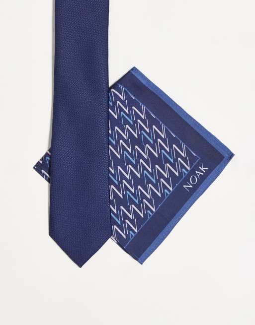 Noak - Ensemble cravate fine et pochette à monogramme - Bleu marine