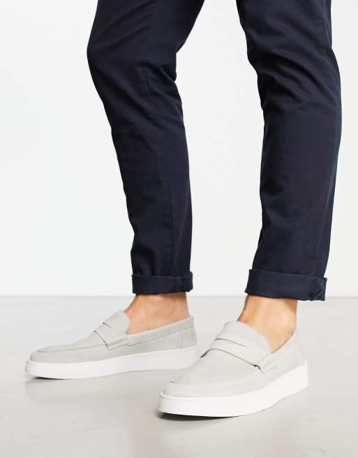 Noak – Made in Portugal – Gråa mocka loafers i vardags stil med kontrasterande vit sula